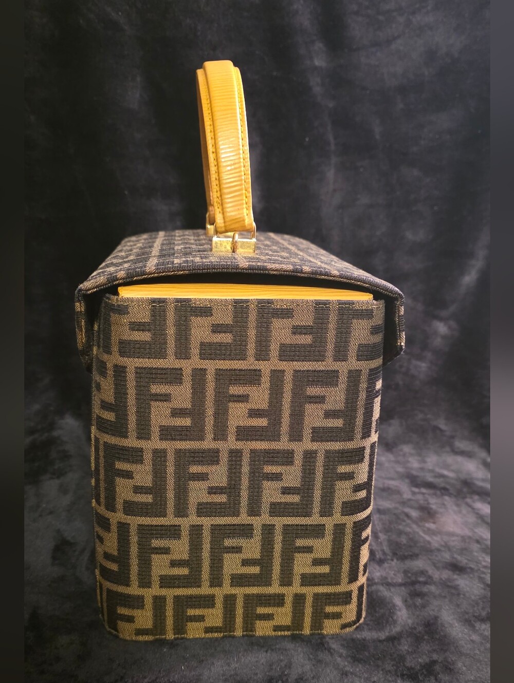 Vintage Fendi Brown Zucca Canvas Vanity Bag with Tan Leather Handle & Dustbag. - Picture 3 of 4
